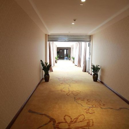 Vienna Hotel Shanghai Pudong Airport Экстерьер фото