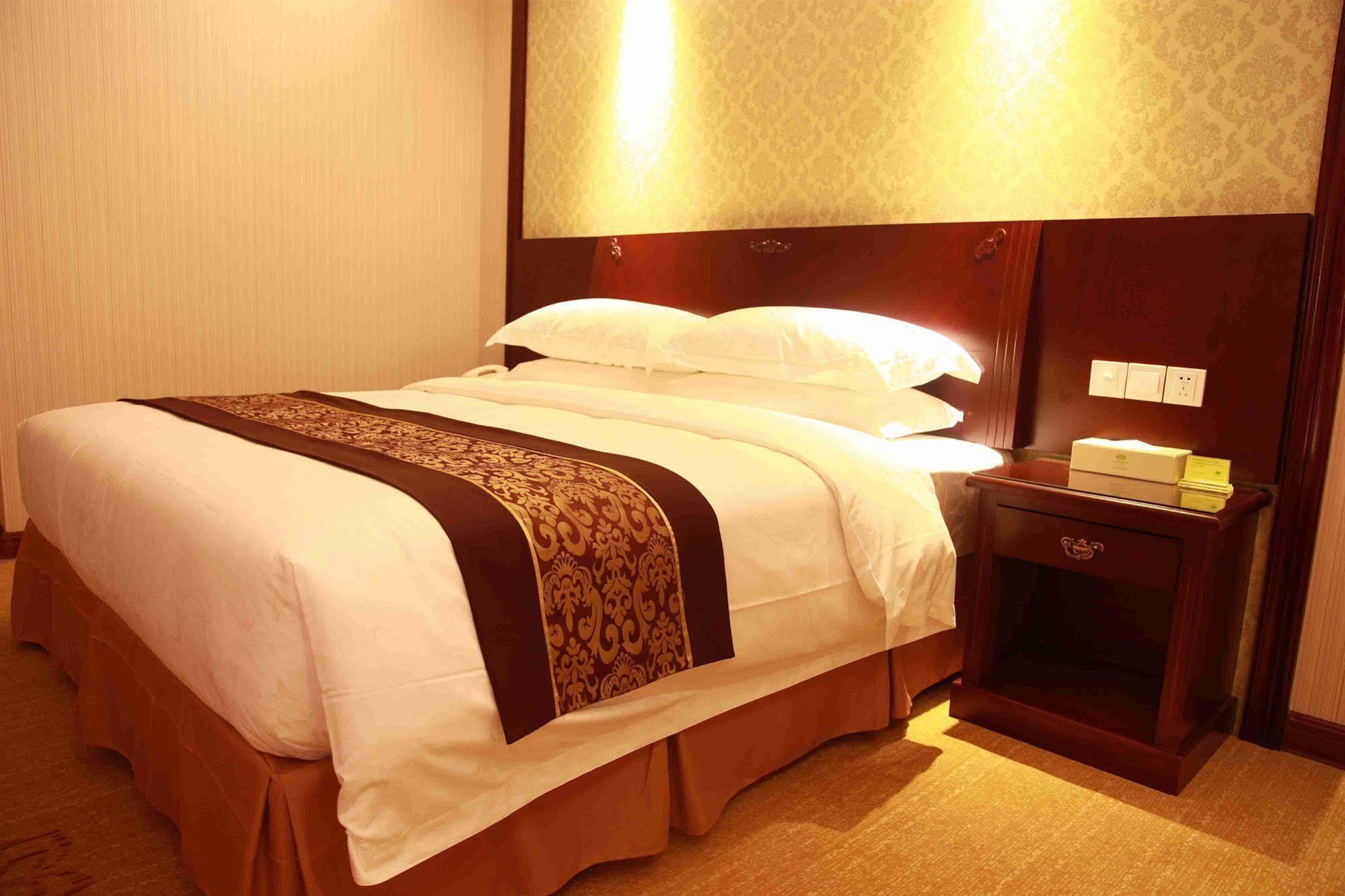 Vienna Hotel Shanghai Pudong Airport Экстерьер фото