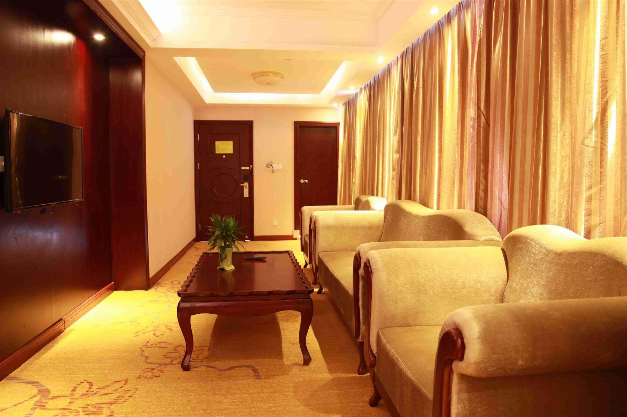 Vienna Hotel Shanghai Pudong Airport Экстерьер фото
