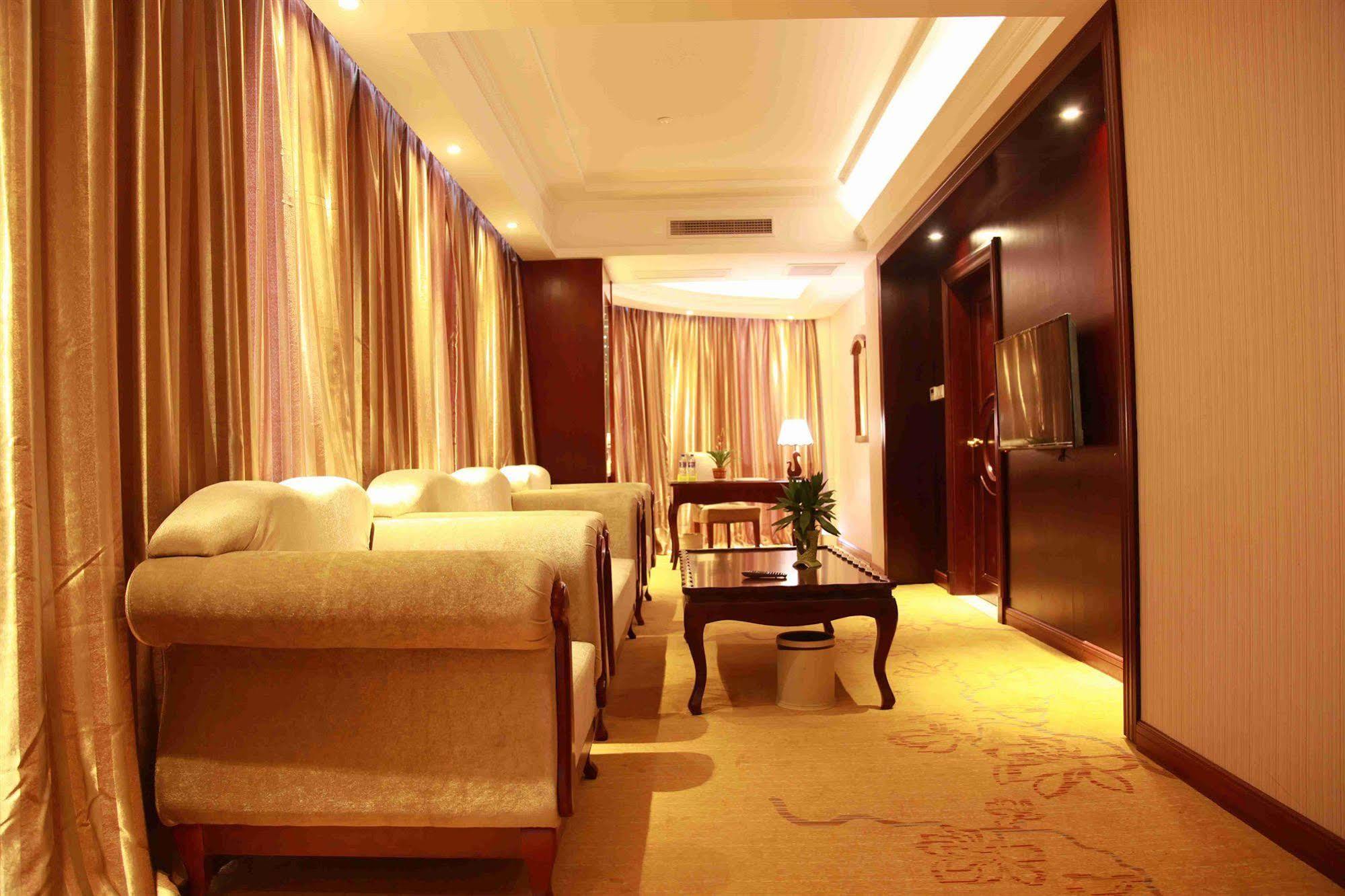 Vienna Hotel Shanghai Pudong Airport Экстерьер фото