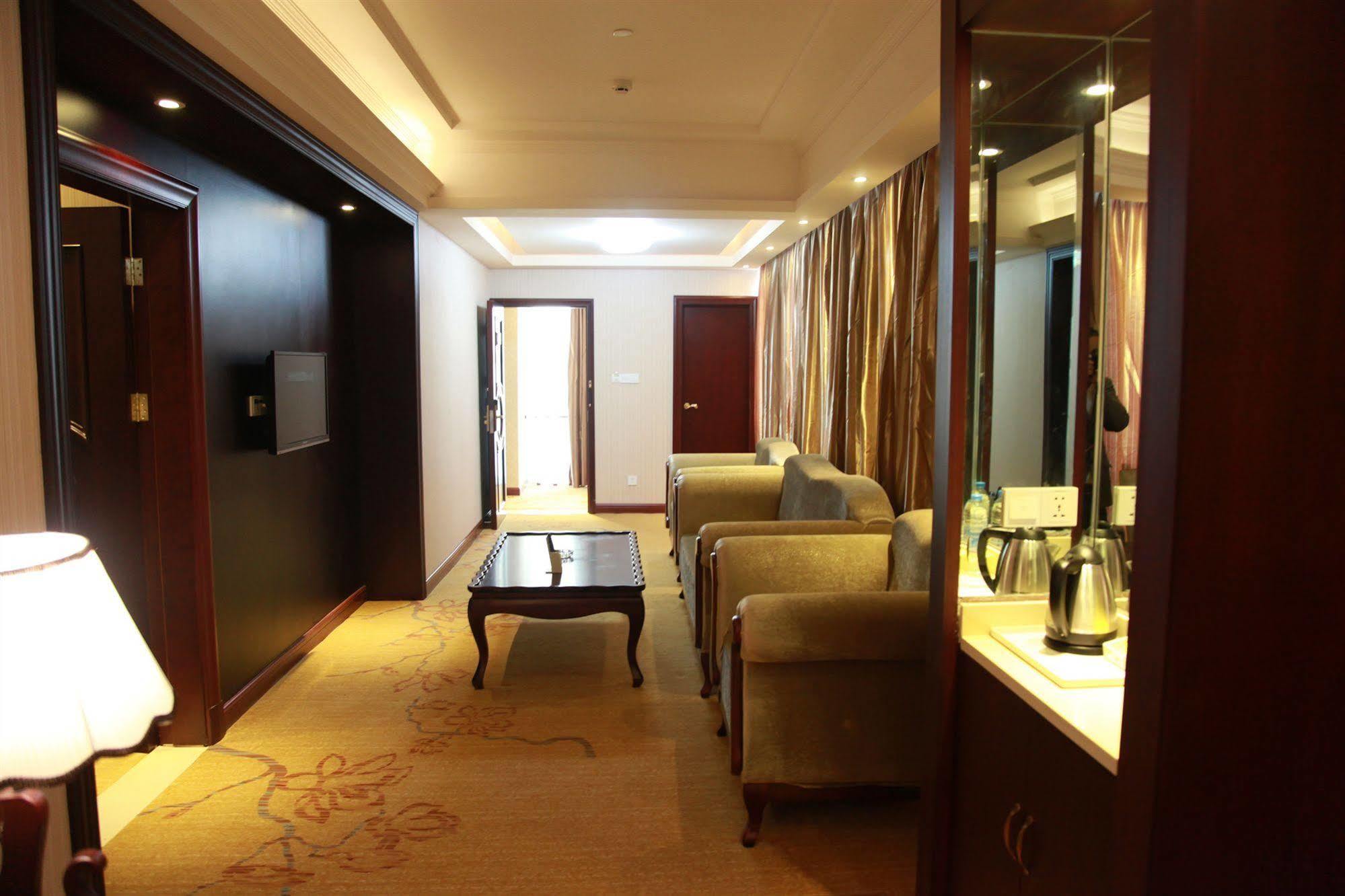 Vienna Hotel Shanghai Pudong Airport Экстерьер фото