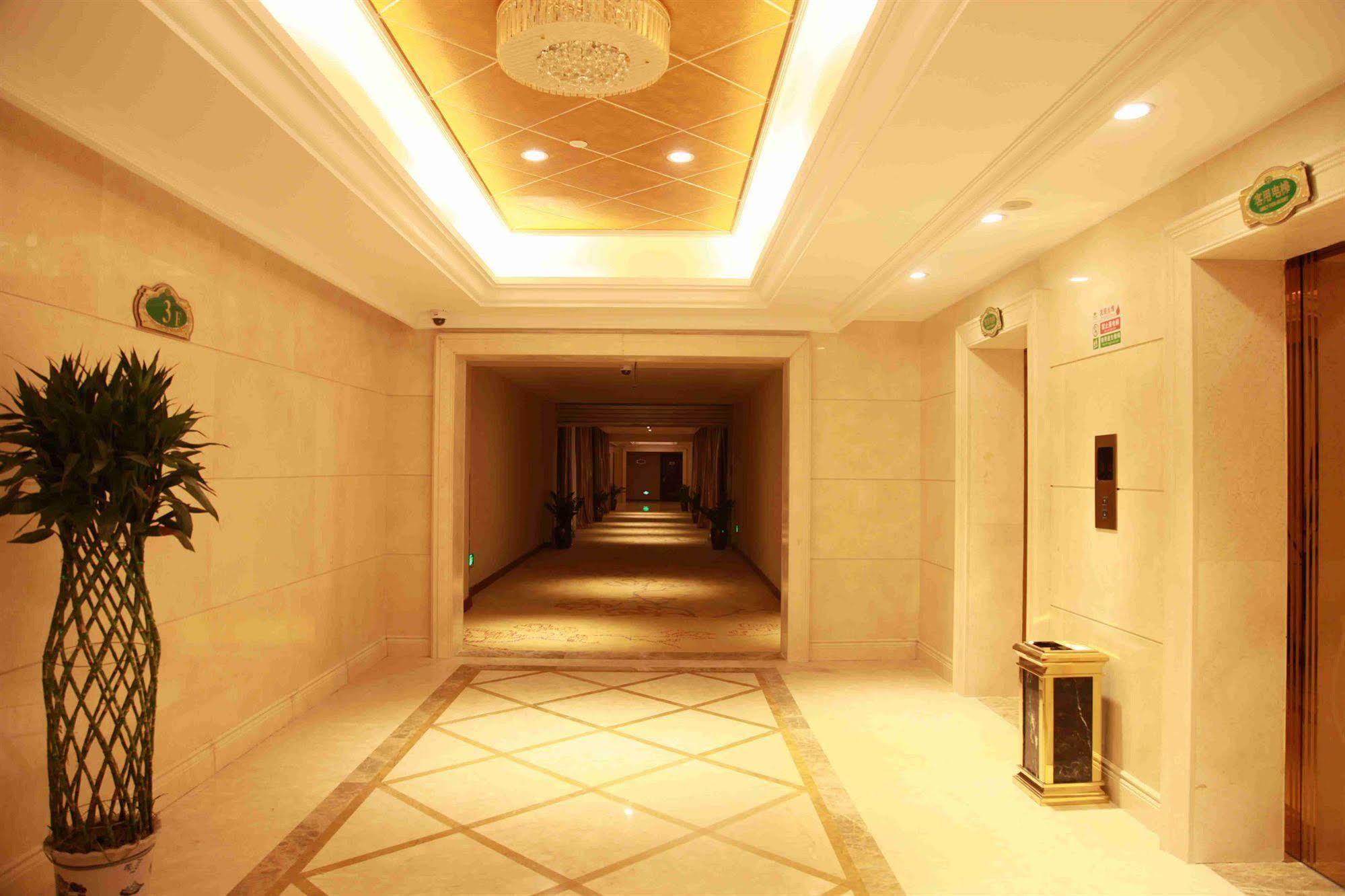 Vienna Hotel Shanghai Pudong Airport Экстерьер фото