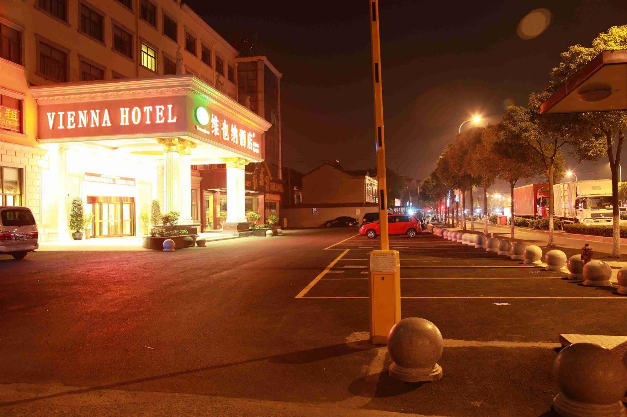 Vienna Hotel Shanghai Pudong Airport Экстерьер фото
